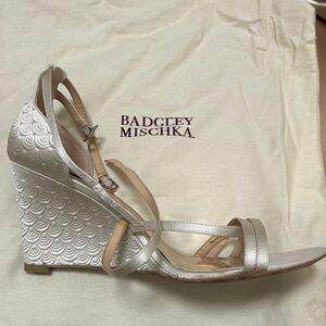 Badgley Mischka Carnation Strappy Wedge Heel Sandal Ankle Strap Ivory Satin 8.5
